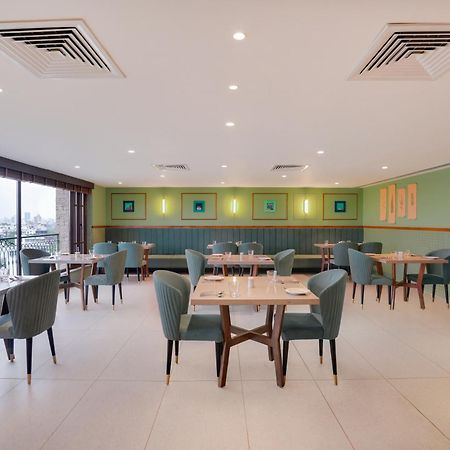 Lemon Tree Hotel, Rajkot Exterior photo