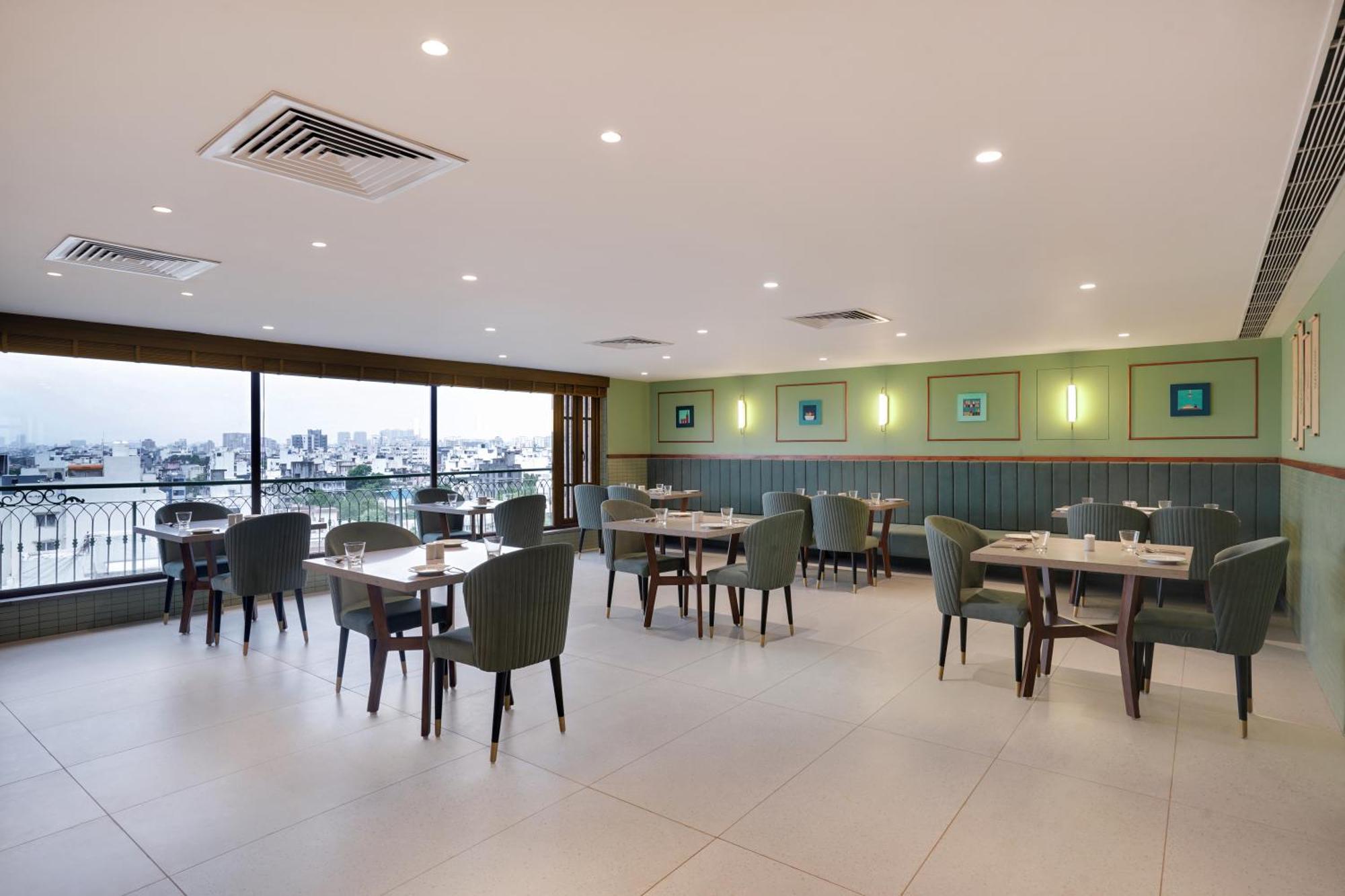 Lemon Tree Hotel, Rajkot Exterior photo